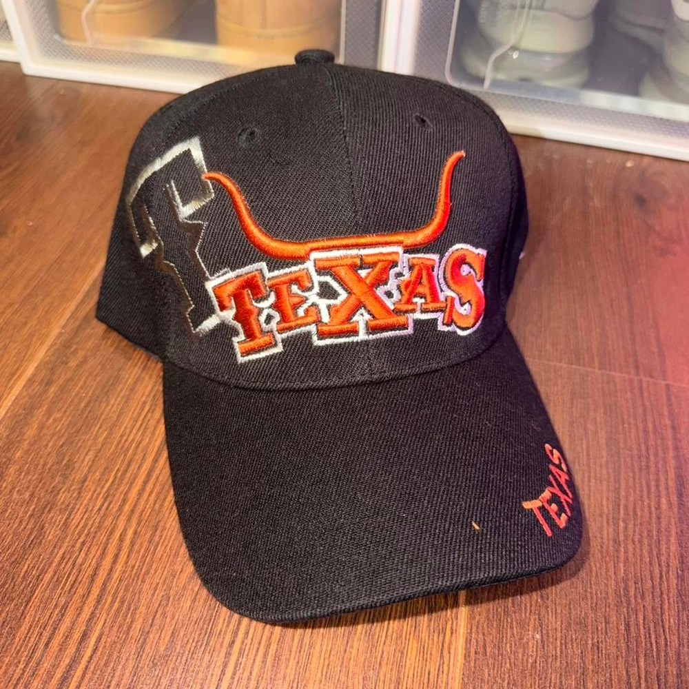 Texas Longhorns black baseball cap
